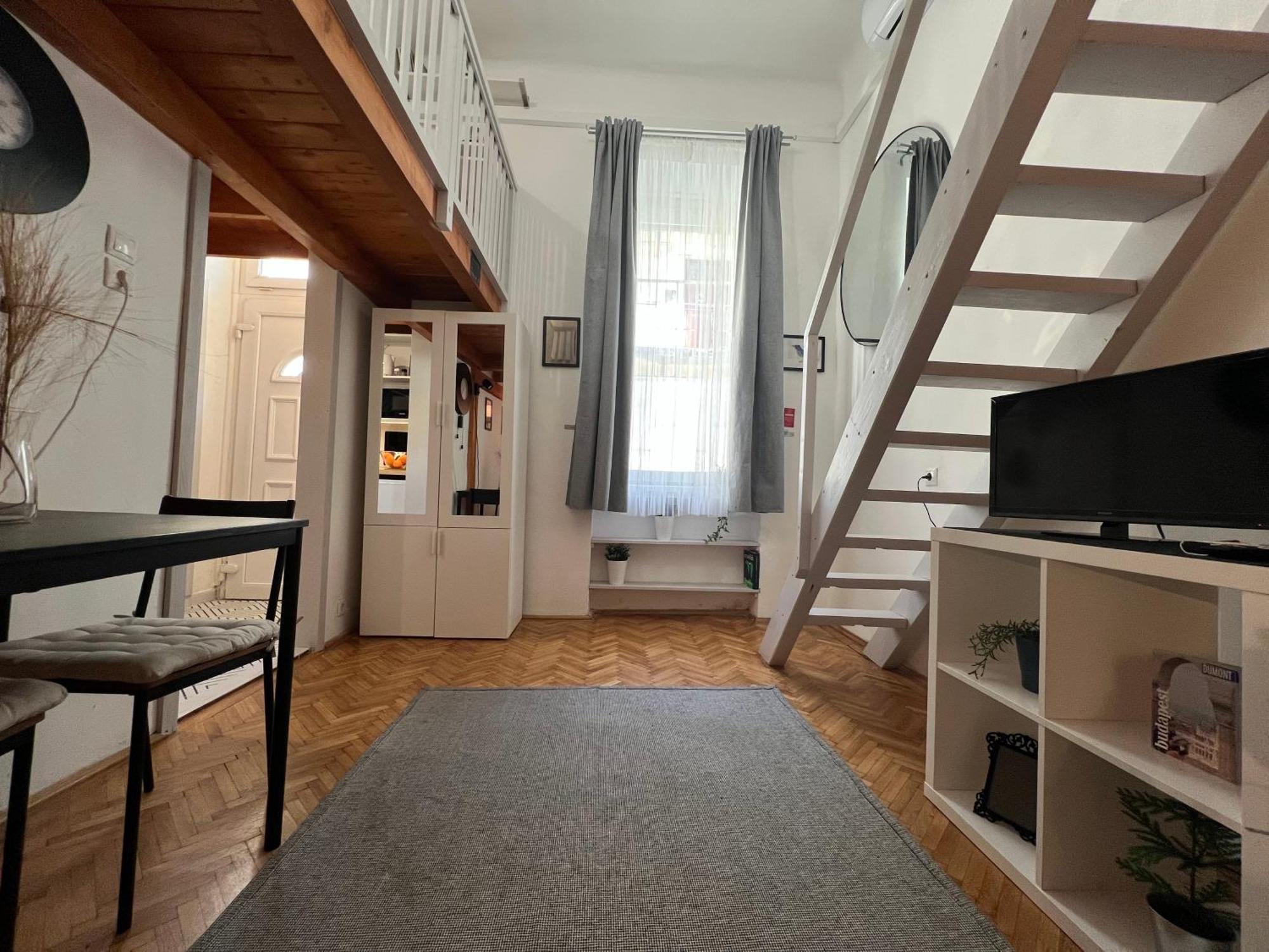 Lovely Little Loft Studio In The Heart Of Budapest Exterior foto